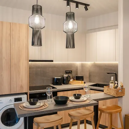 Paizan Homes - Center Апартаменты *