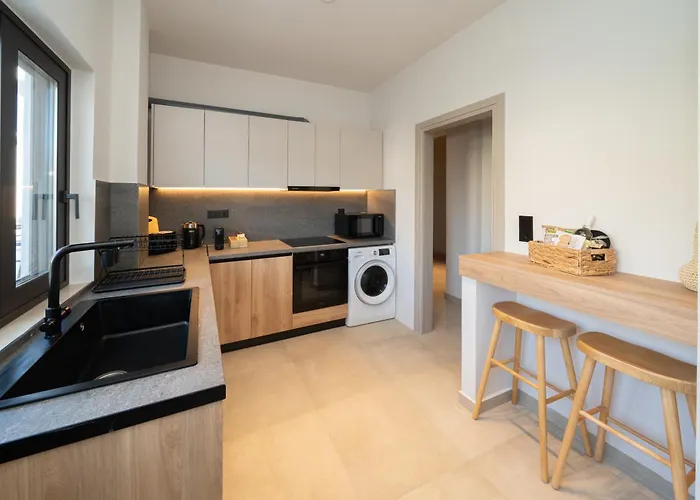 Paizan Homes - Centre Apartman *