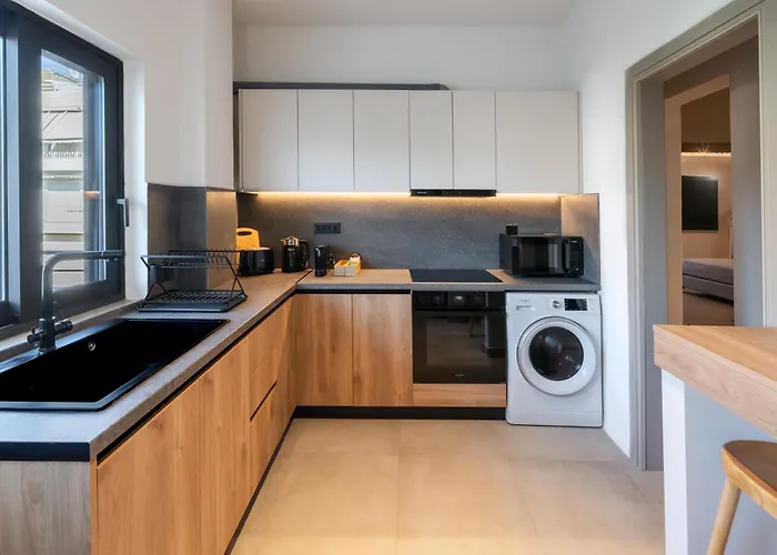 Paizan Homes - Centre Apartament *